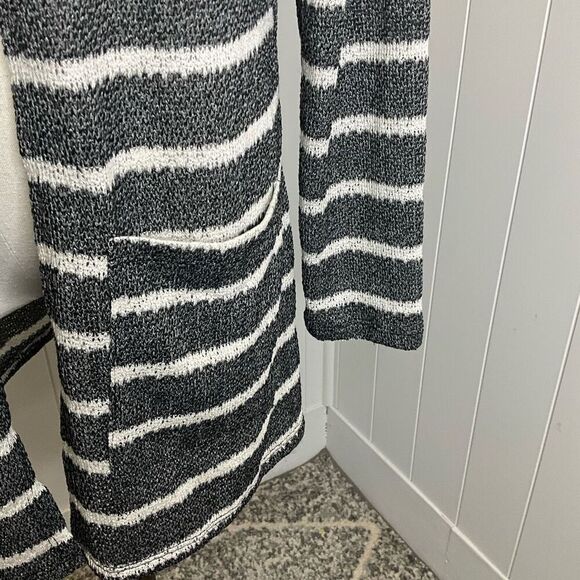 B Flawless Women's Size Large Grey White Striped Open Front Cardigan Sweater - Picture 4 of 12